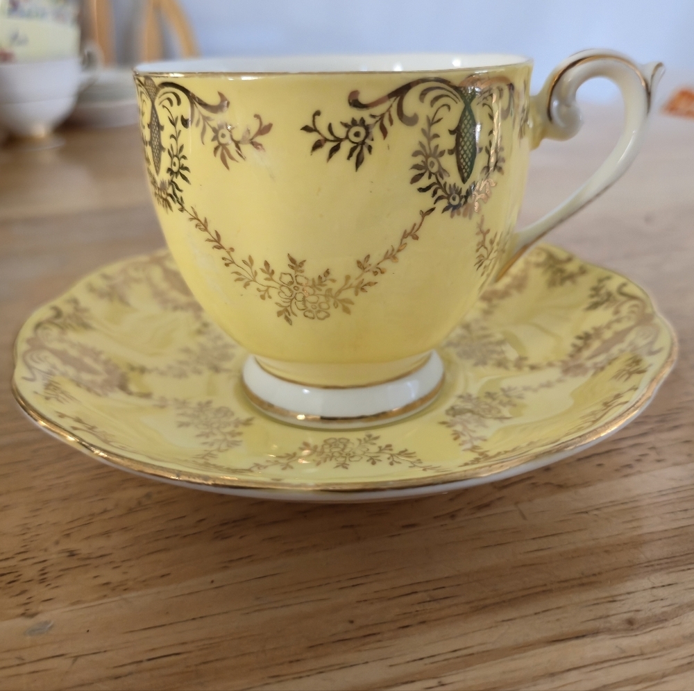 Queen Anne Vintage Yellow Gold Floral Fine Bone China Teacup Saucer Set Duo MCM
